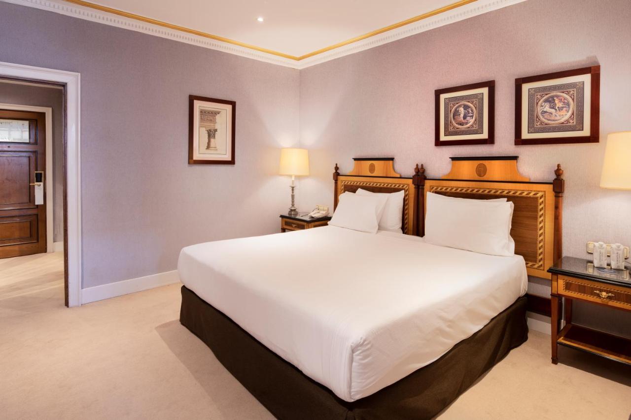 Eurostars Hotel De La Reconquista Oviedo Buitenkant foto A bedroom at the InterContinental London
