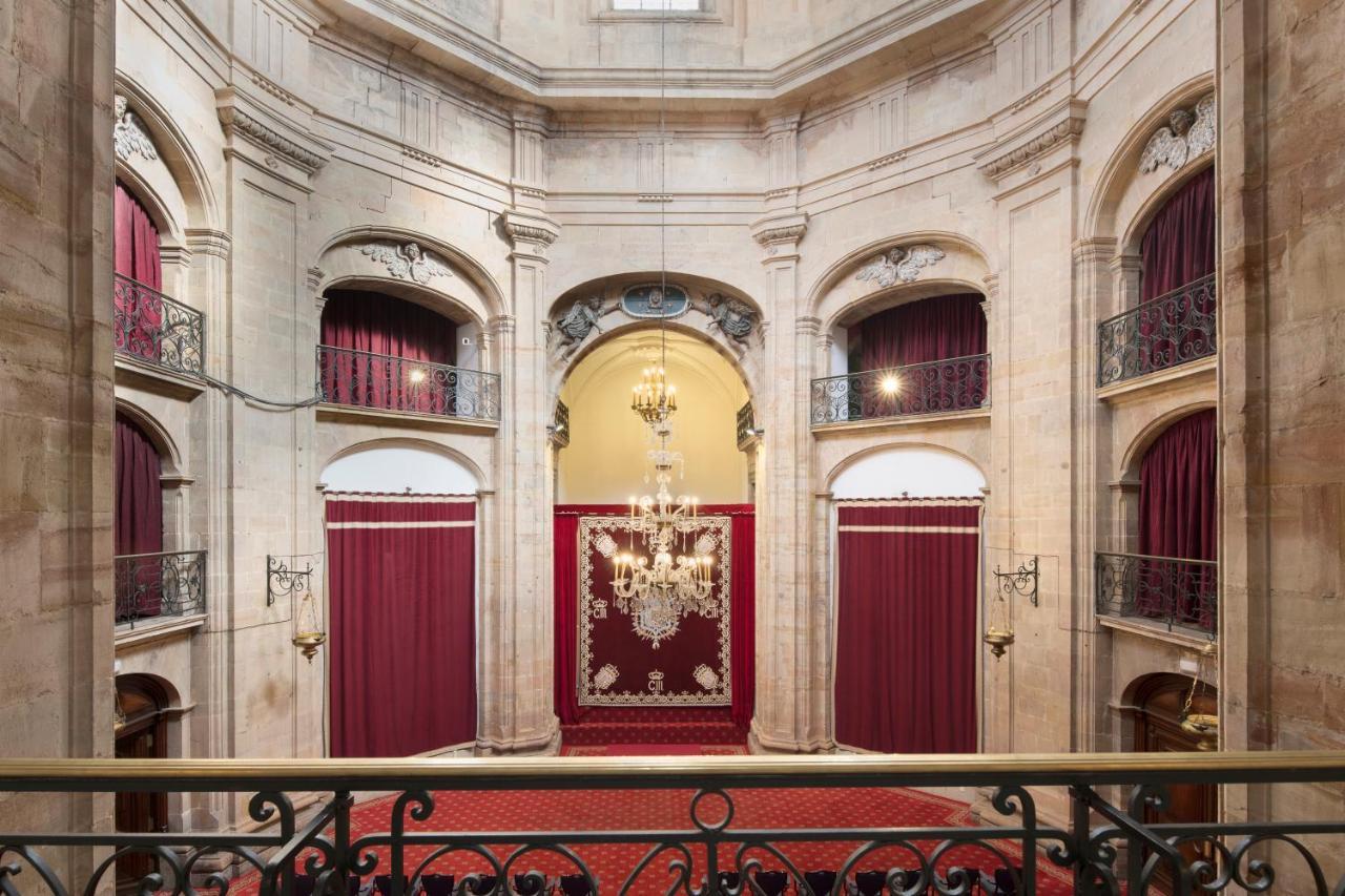 Eurostars Hotel De La Reconquista Oviedo Buitenkant foto The interior of the theatre